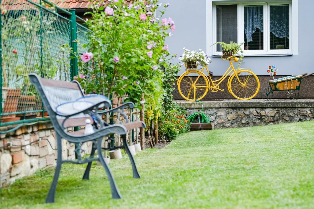 Apartment Livi Микулов Экстерьер фото